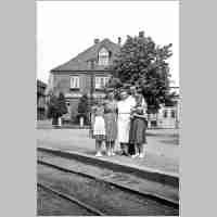 094-1089 Frau Darge mit ihren drei Toechtern und ihrem Sohn im Juni 1950 in Jevenstedt.jpg